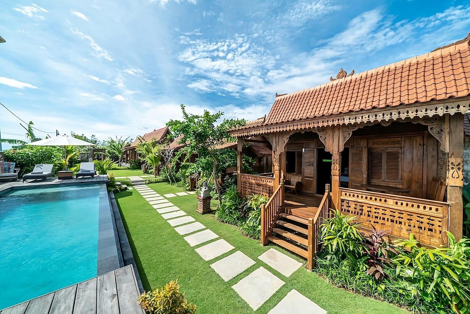 Lima Beach Inn Munggu Exterior photo